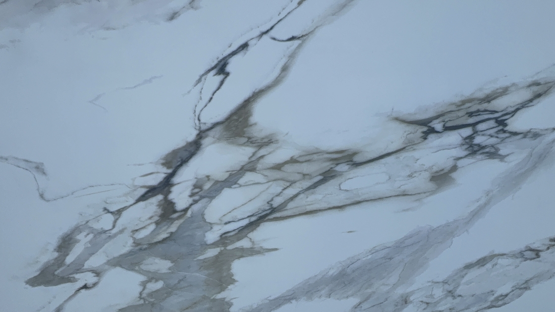 OLK1003G Calacatta Gold Nueva Colección Cuarzo Estampado de Cuerpo Completo con Tecnología de Impresión de Inyección de Tinta de Alta Definición